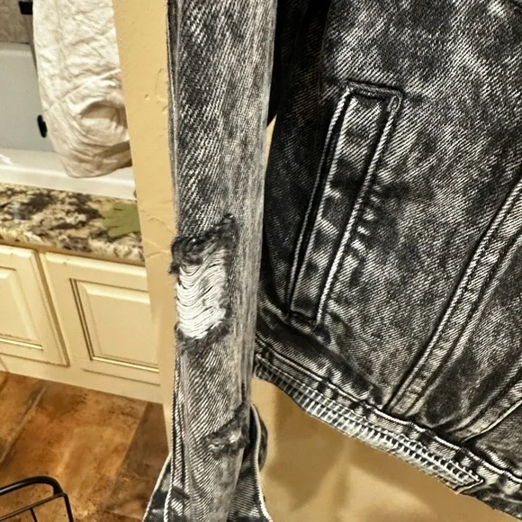 LOVE this jacket so many cool details - Picture 4 of 10